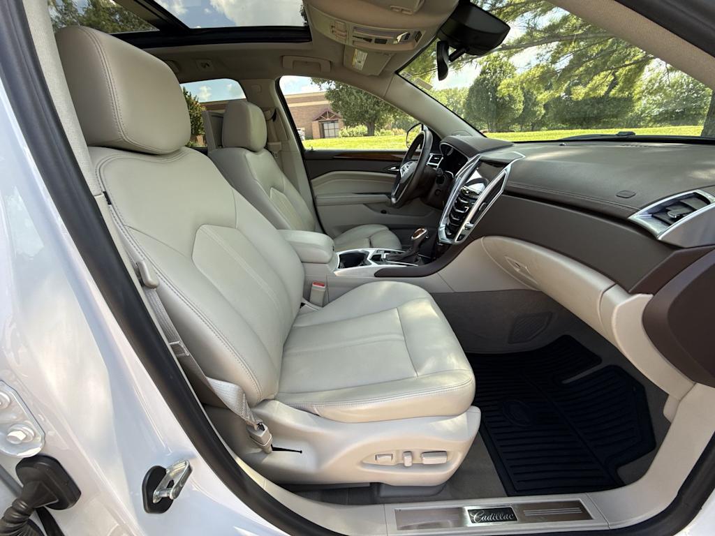 Thumbnail: 2014 Cadillac SRX - 30