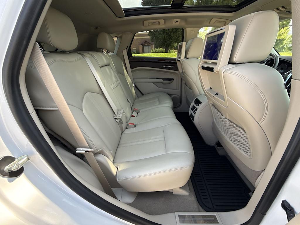 Thumbnail: 2014 Cadillac SRX - 28