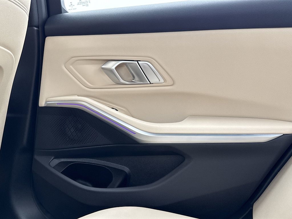 Thumbnail: 2021 BMW 3 Series - 40
