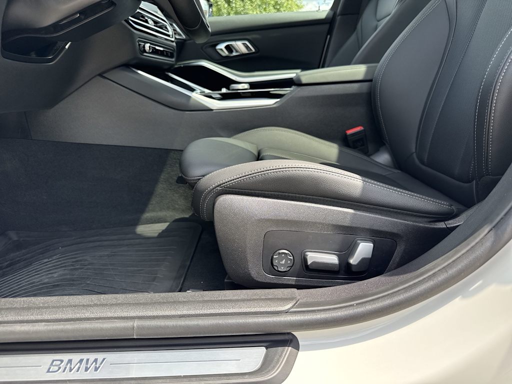Thumbnail: 2023 BMW 3 Series - 23