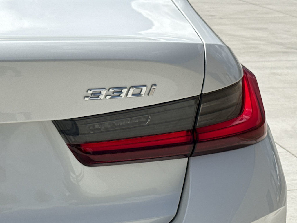 Thumbnail: 2023 BMW 3 Series - 22