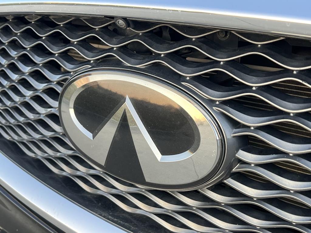 2019 INFINITI QX50 Essential 7