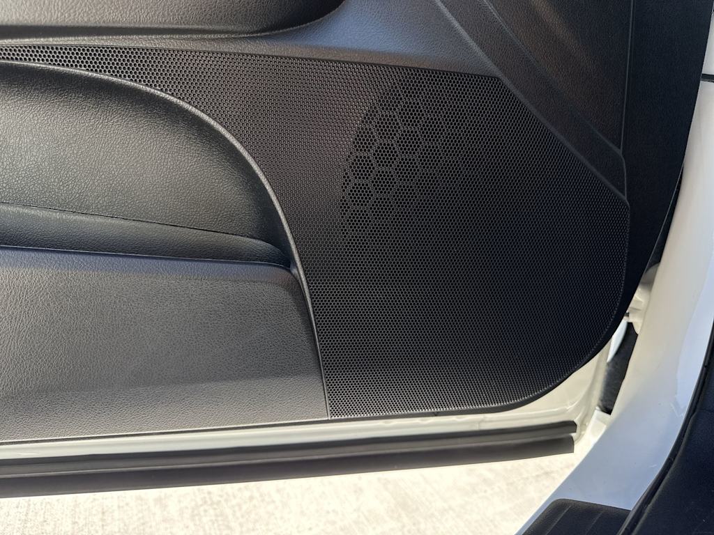Thumbnail: 2016 Toyota Avalon - 32