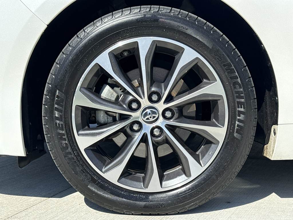 Thumbnail: 2016 Toyota Avalon - 6