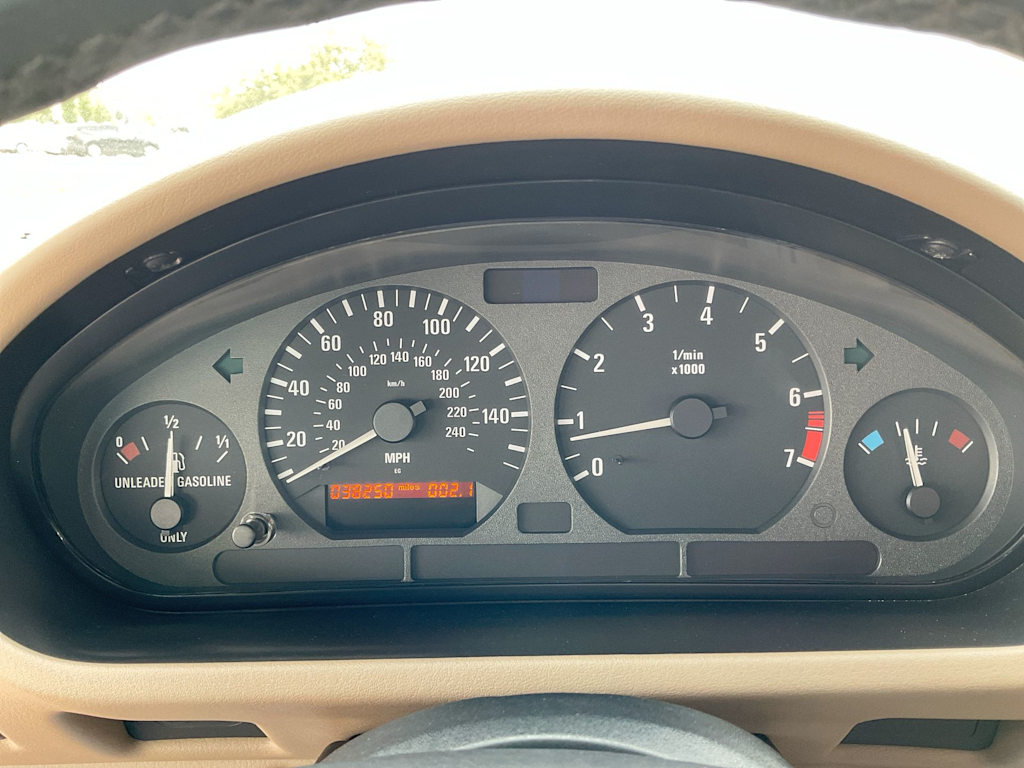 Thumbnail: 1998 BMW Z3 - 13