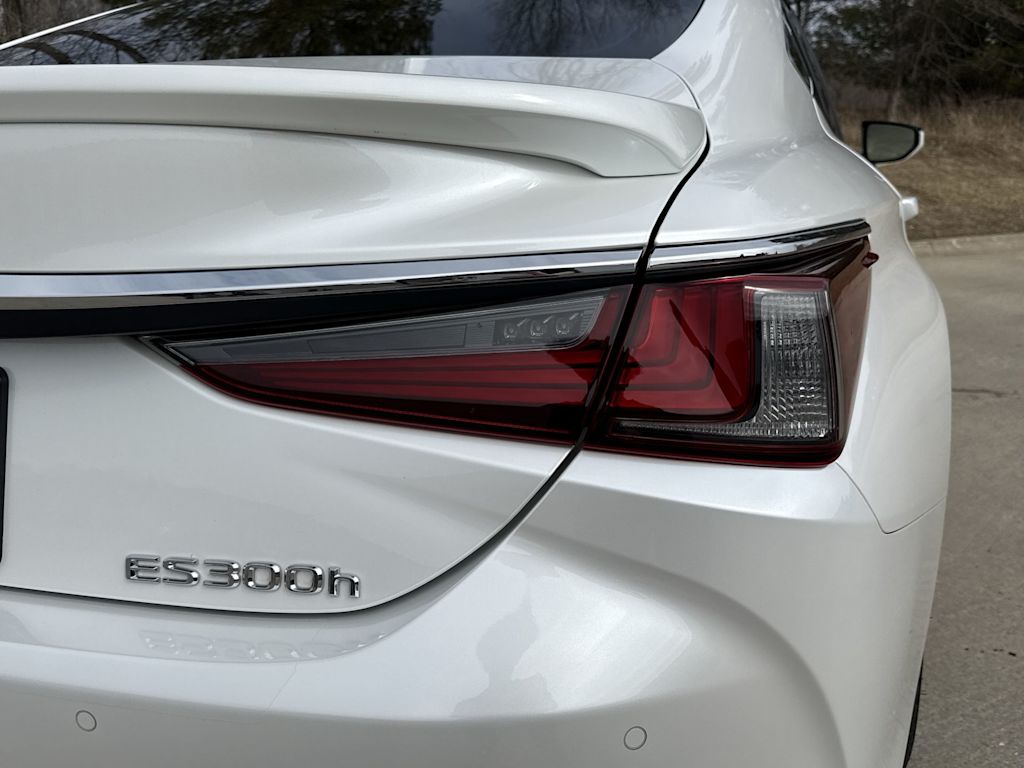 Thumbnail: 2023 Lexus ES - 37