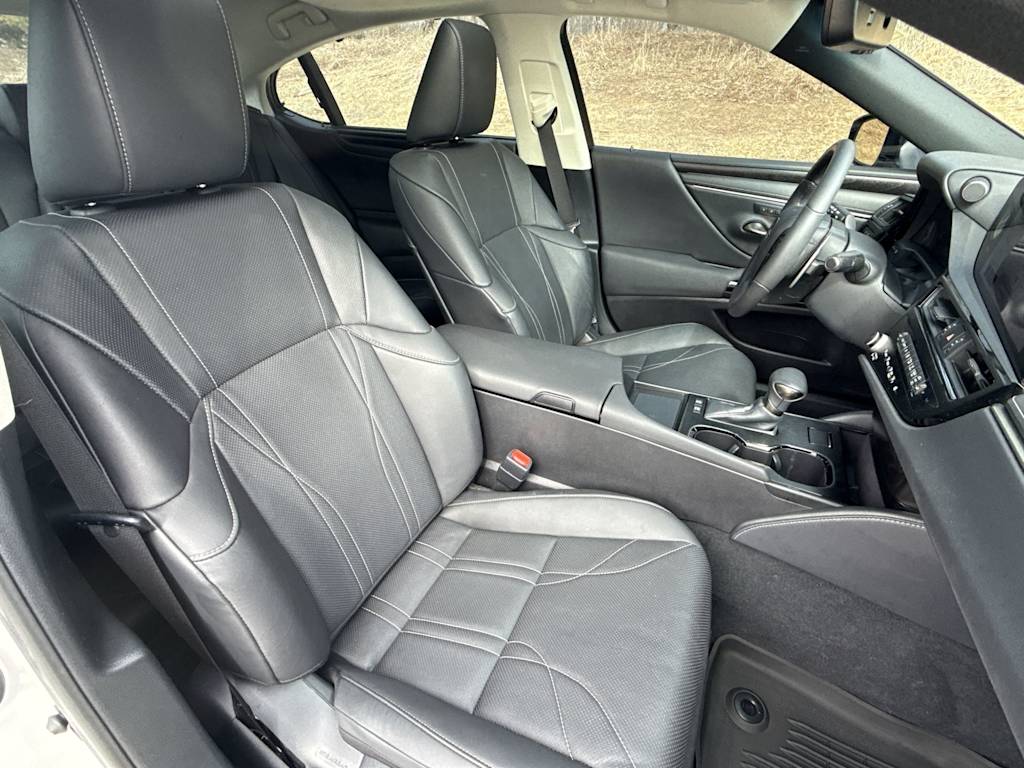 Thumbnail: 2023 Lexus ES - 27