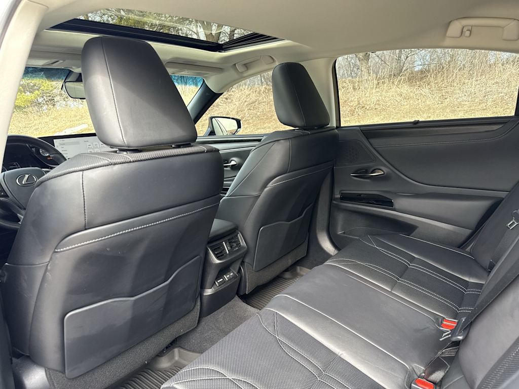 Thumbnail: 2023 Lexus ES - 11