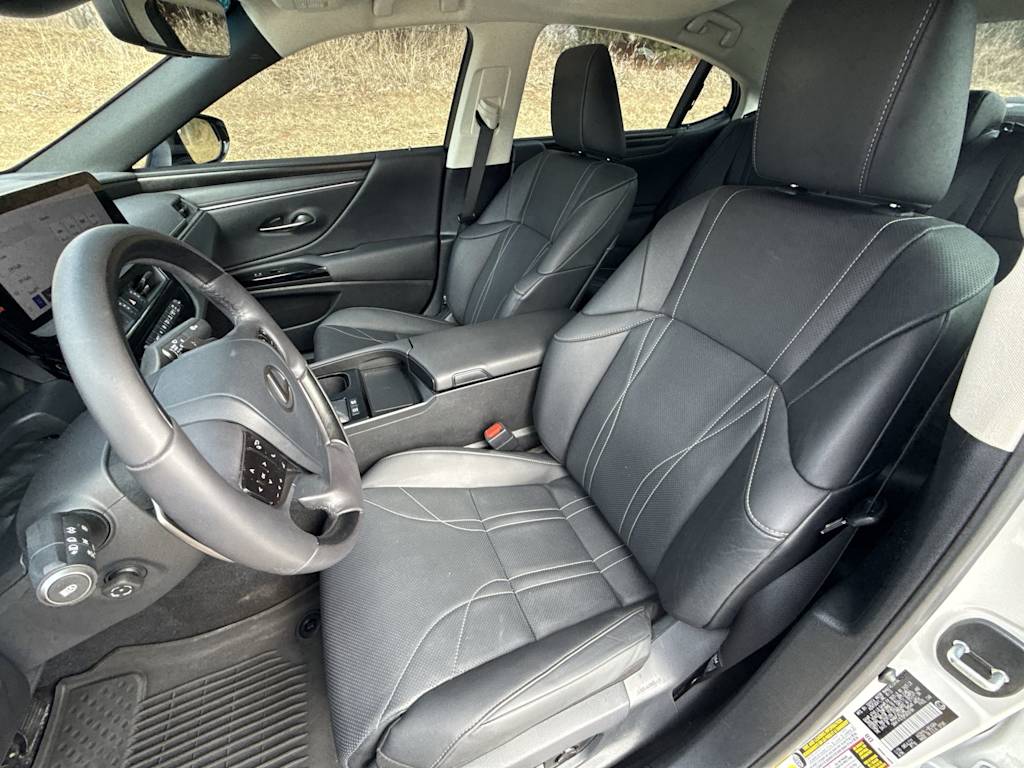 Thumbnail: 2023 Lexus ES - 10