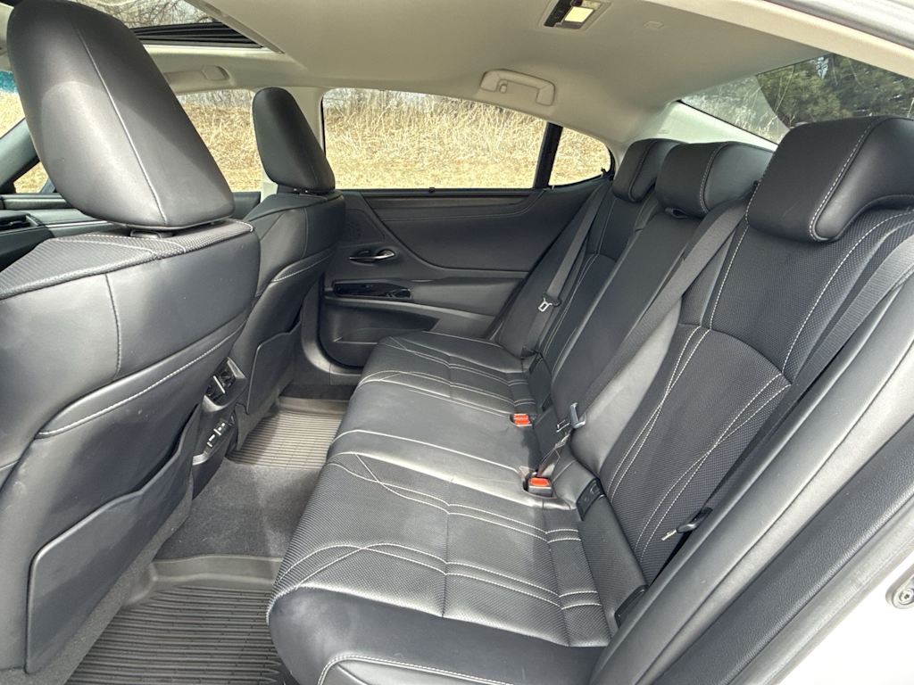 Thumbnail: 2023 Lexus ES - 24