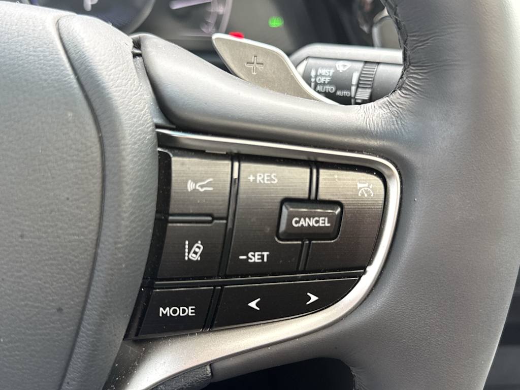 Thumbnail: 2023 Lexus ES - 29