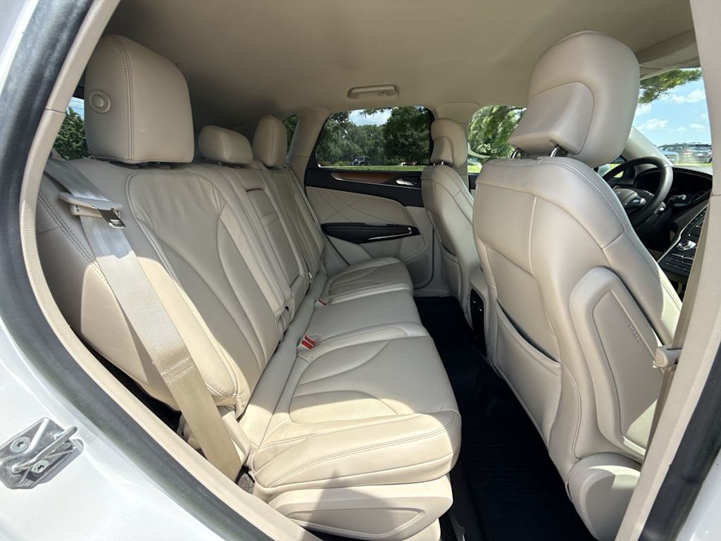 Thumbnail: 2018 Lincoln MKC - 28