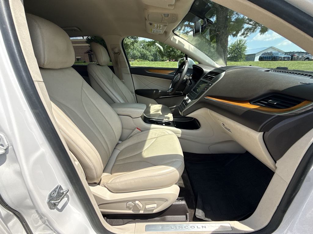 Thumbnail: 2018 Lincoln MKC - 29