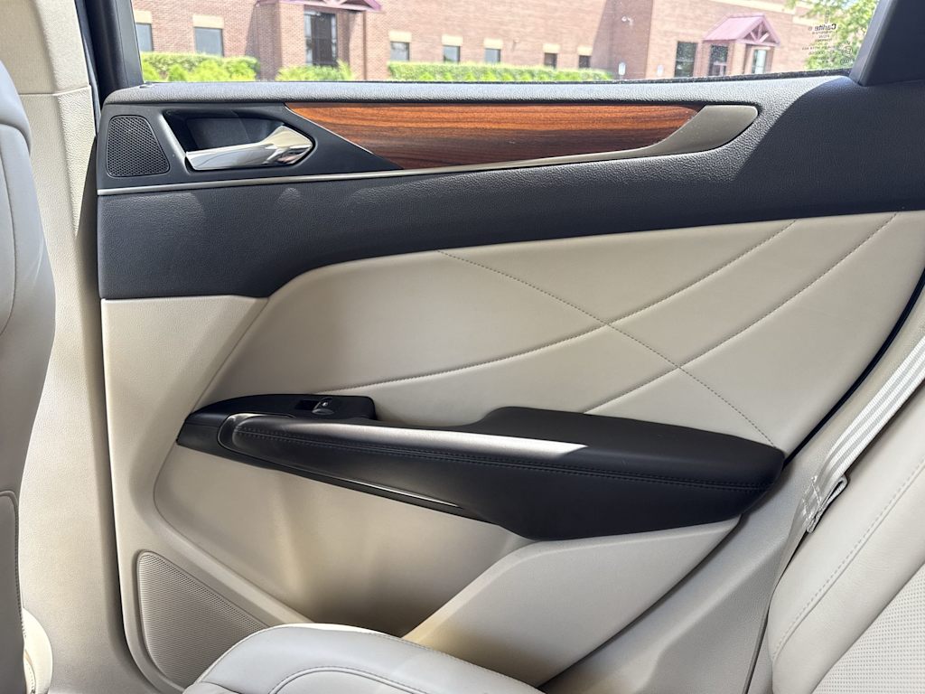 Thumbnail: 2018 Lincoln MKC - 39