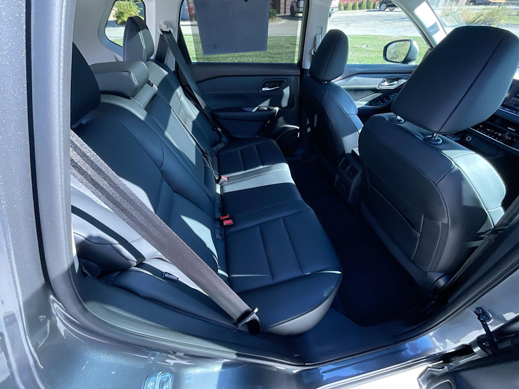 Thumbnail: 2023 Nissan Rogue - 25