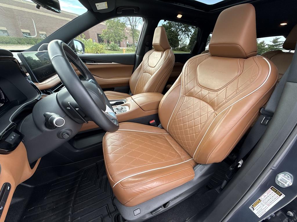 Thumbnail: 2022 INFINITI QX60 - 11