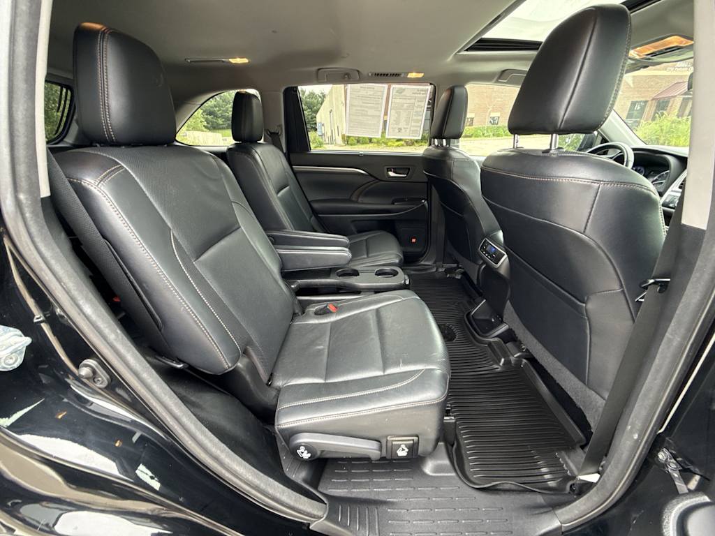 Thumbnail: 2017 Toyota Highlander - 27