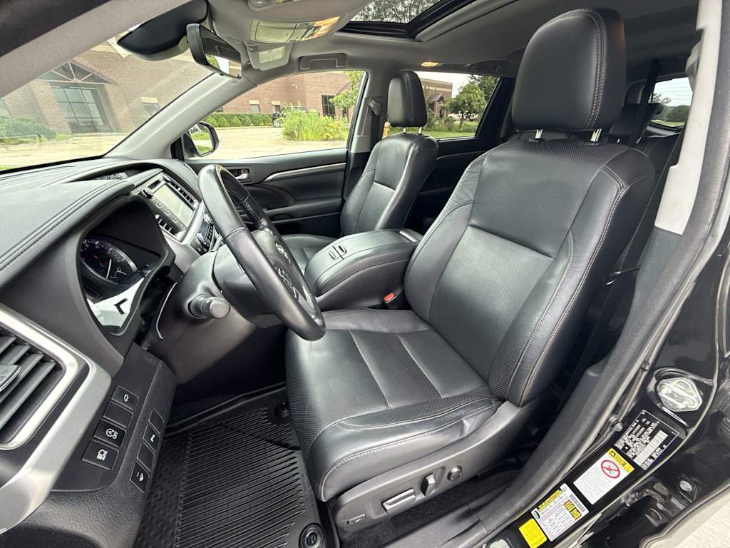 Thumbnail: 2017 Toyota Highlander - 10