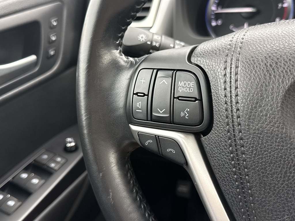 Thumbnail: 2017 Toyota Highlander - 30