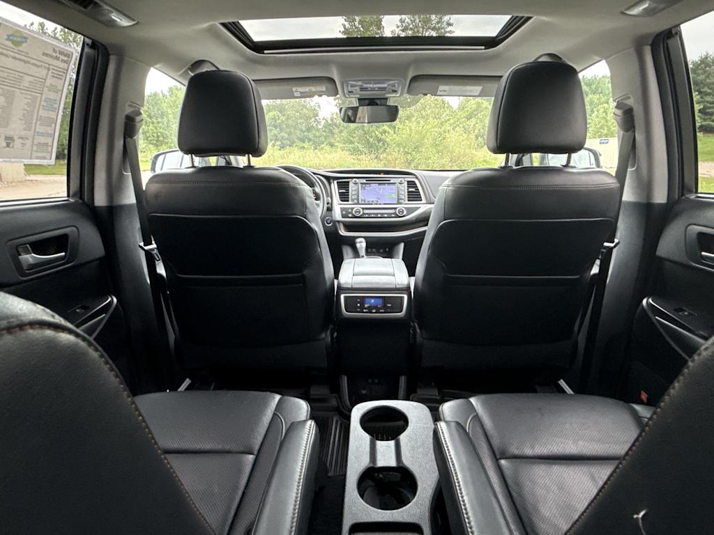 Thumbnail: 2017 Toyota Highlander - 8