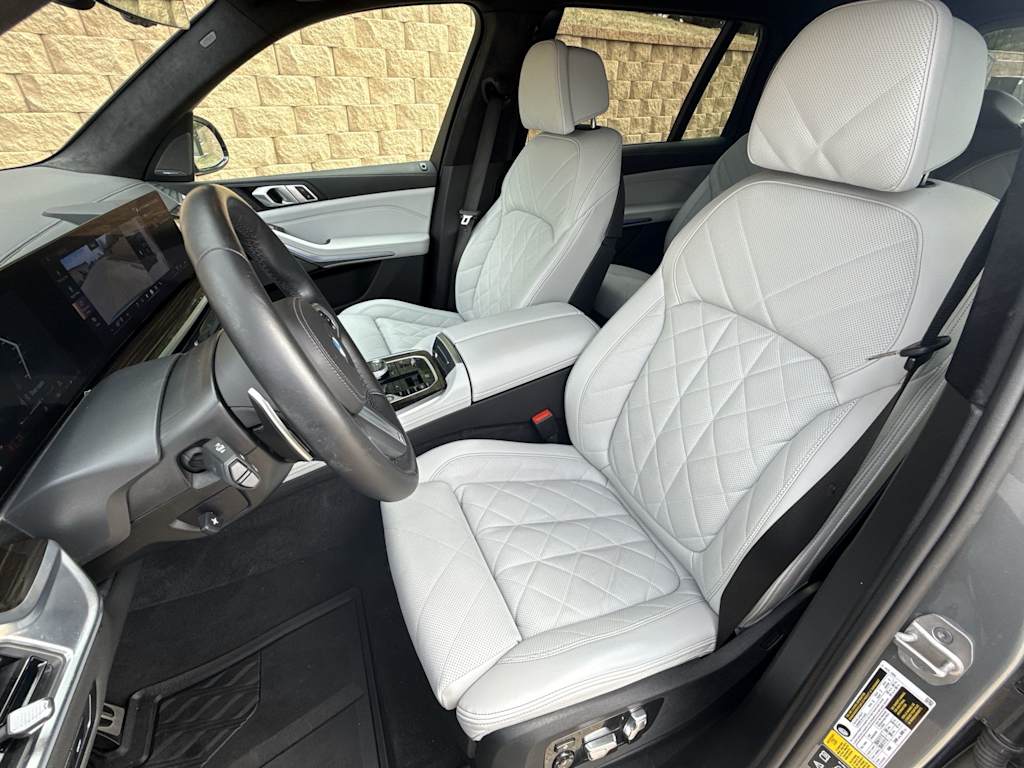 Thumbnail: 2024 BMW X7 - 11