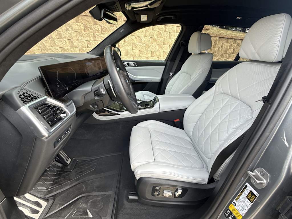 Thumbnail: 2024 BMW X7 - 10