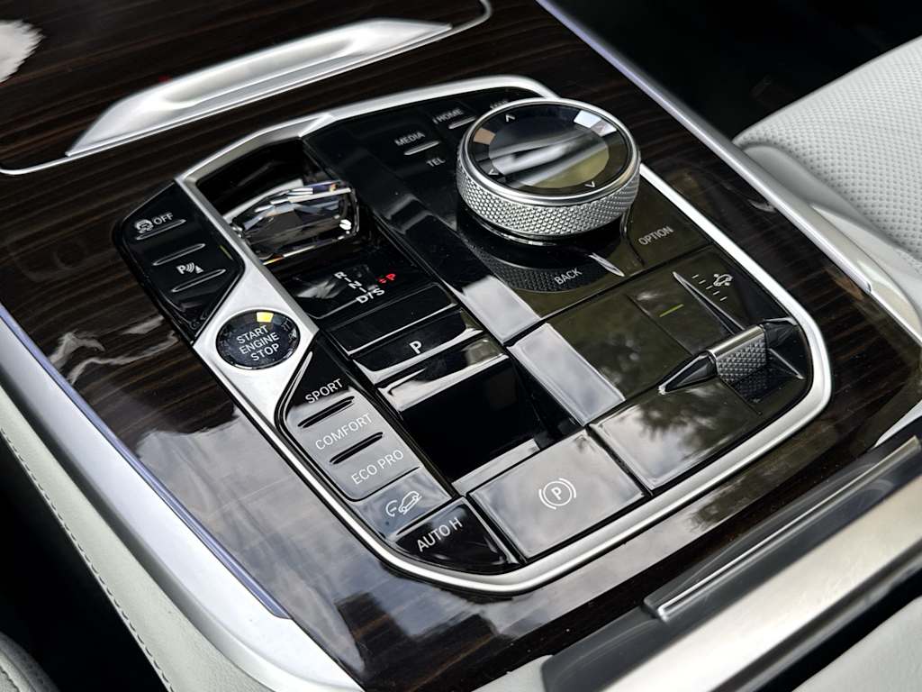Thumbnail: 2024 BMW X7 - 38