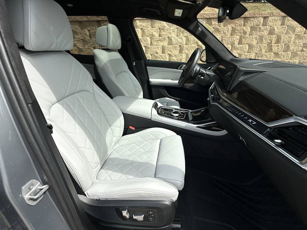 Thumbnail: 2024 BMW X7 - 31