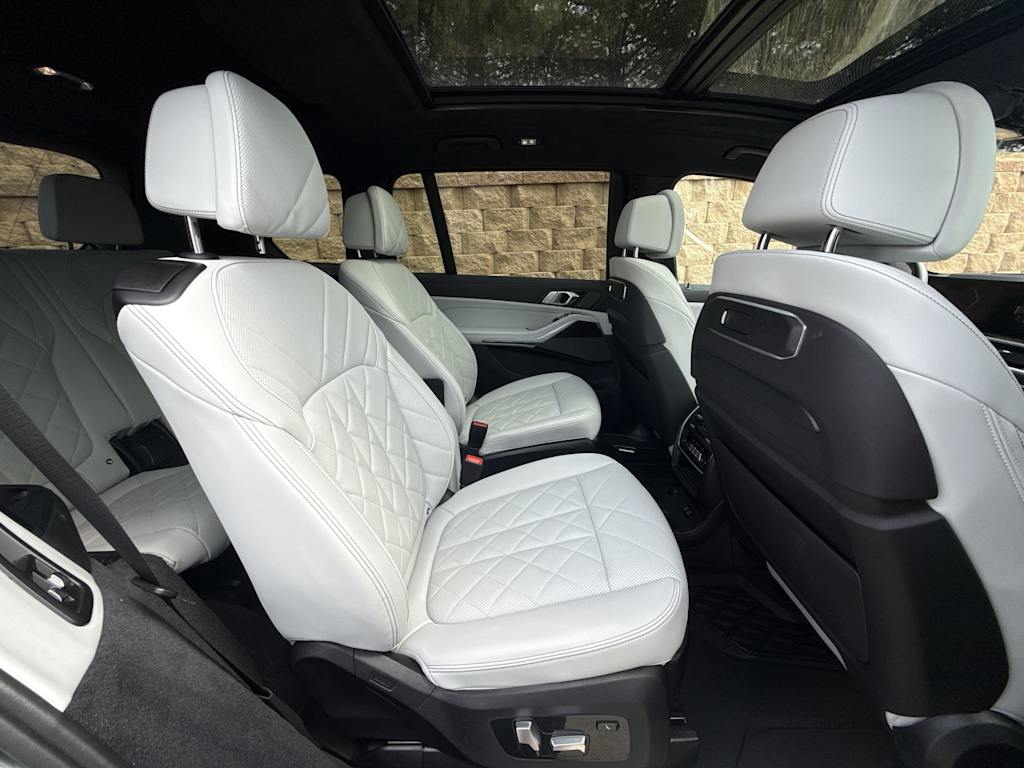 Thumbnail: 2024 BMW X7 - 29