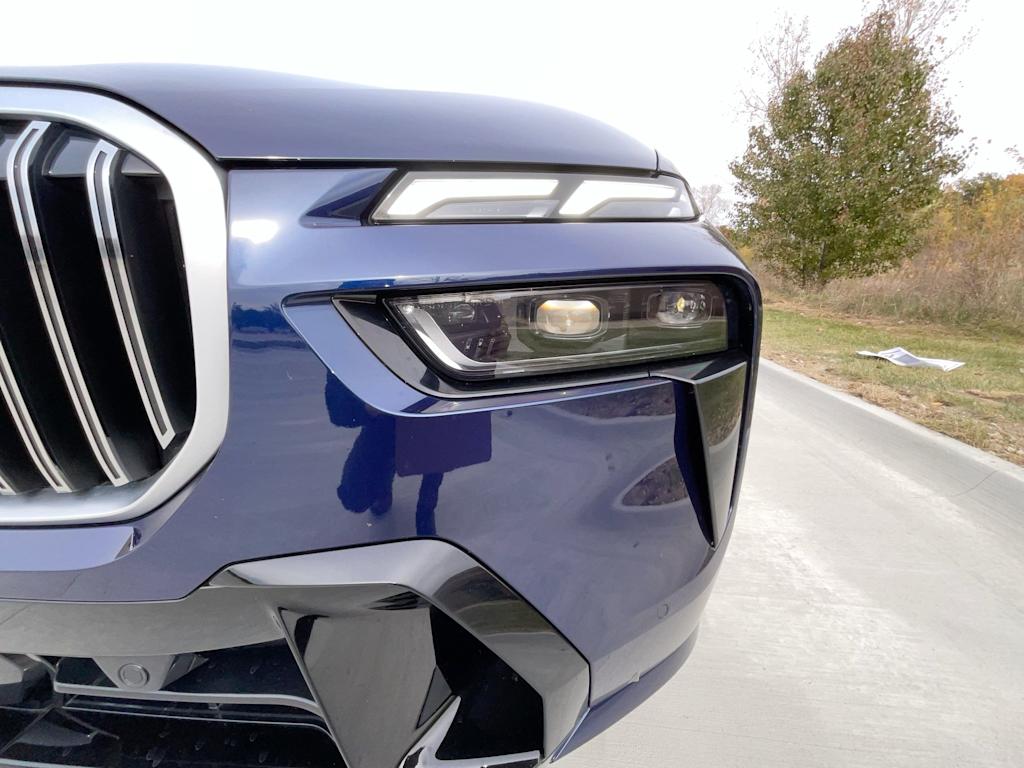 Thumbnail: 2023 BMW X7 - 29