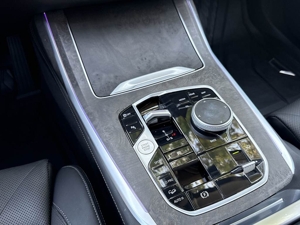 Thumbnail: 2025 BMW X7 - 14