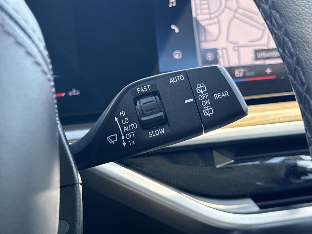 Thumbnail: 2023 BMW X7 - 33