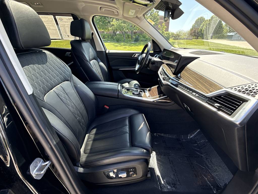 Thumbnail: 2023 BMW X7 - 30