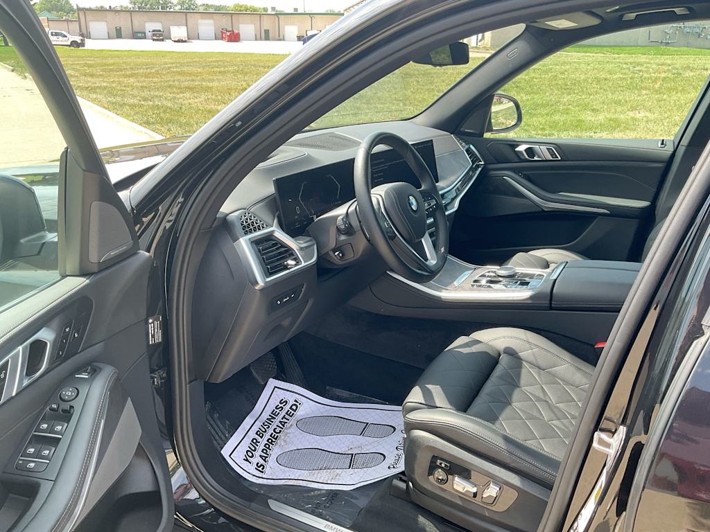 Thumbnail: 2025 BMW X5 - 10