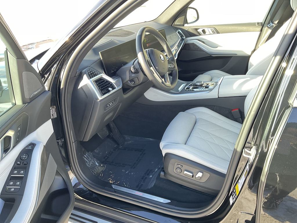 Thumbnail: 2024 BMW X5 - 11