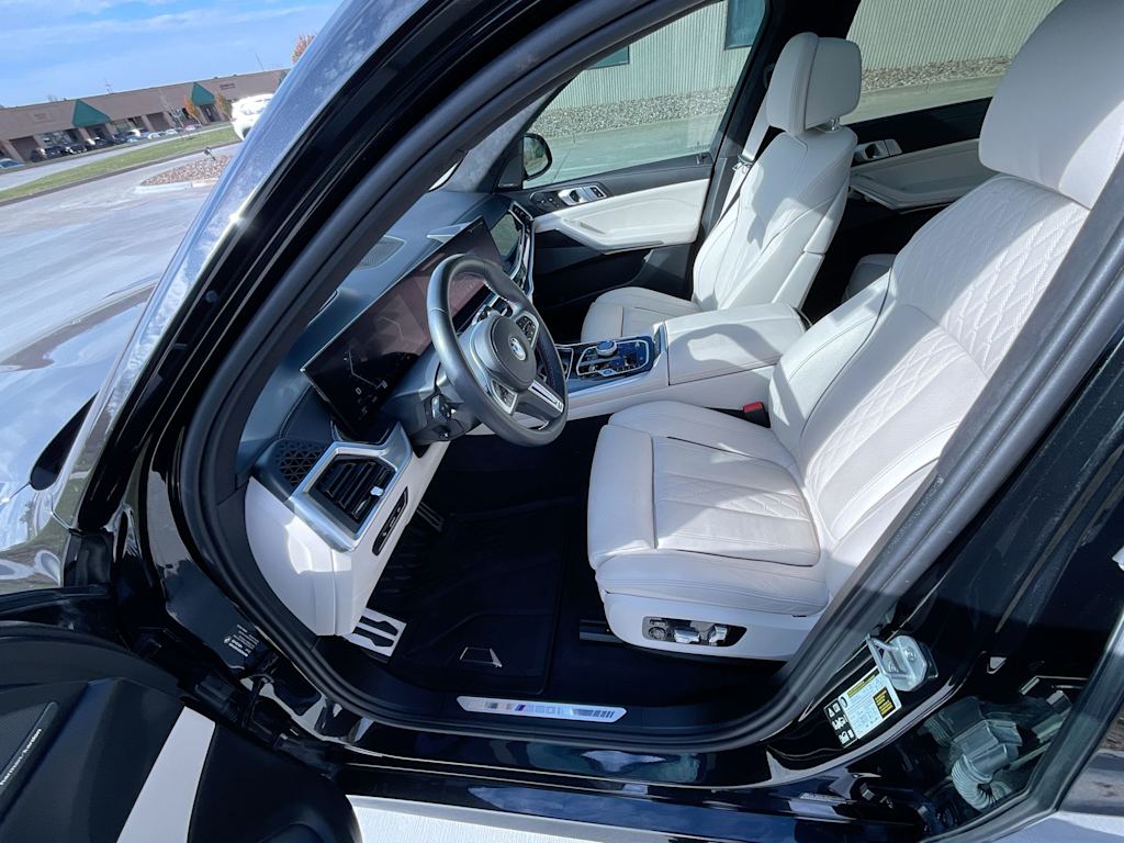 Thumbnail: 2025 BMW X7 - 11