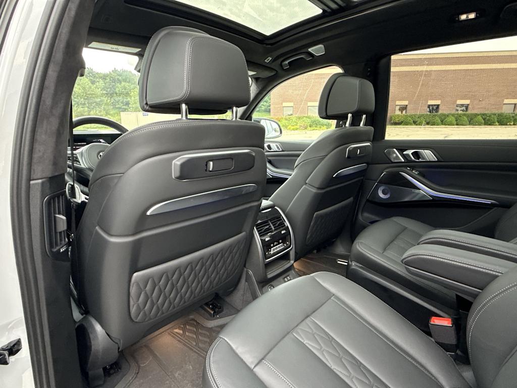 Thumbnail: 2024 BMW X7 - 12