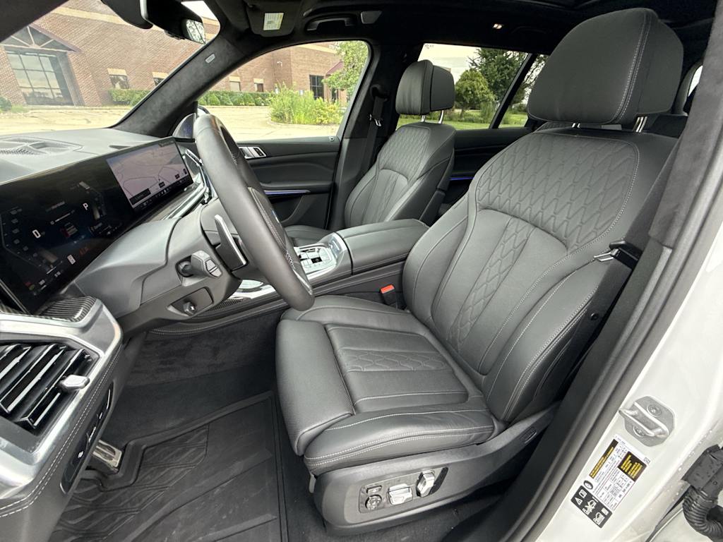 Thumbnail: 2024 BMW X7 - 11