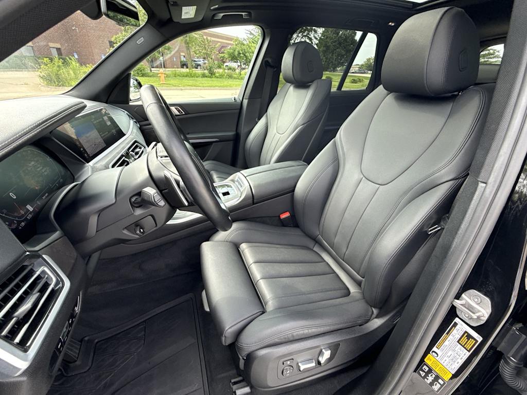 Thumbnail: 2022 BMW X5 - 11