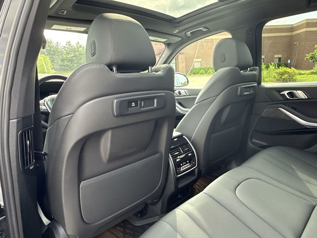 Thumbnail: 2022 BMW X5 - 12