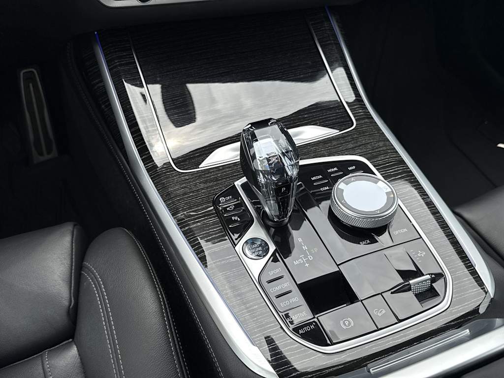 Thumbnail: 2022 BMW X7 - 16