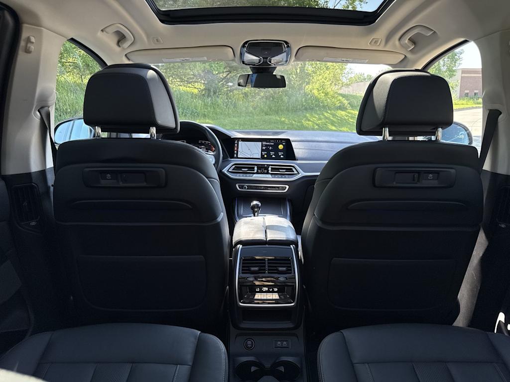 Thumbnail: 2022 BMW X7 - 12