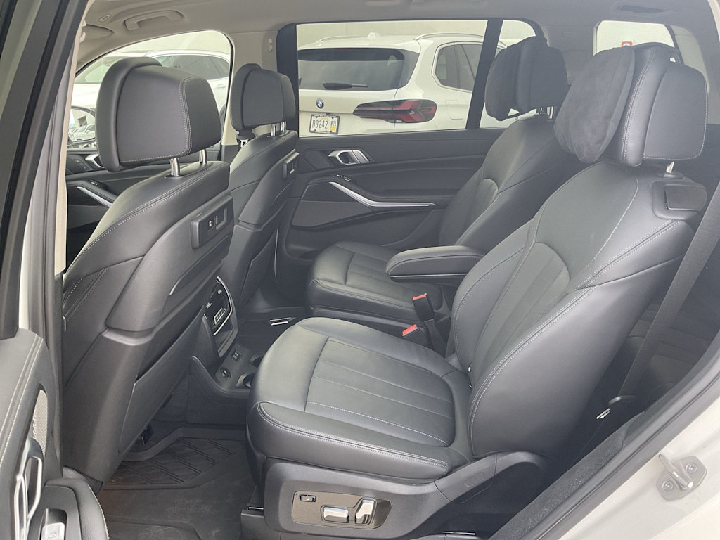 Thumbnail: 2022 BMW X7 - 27