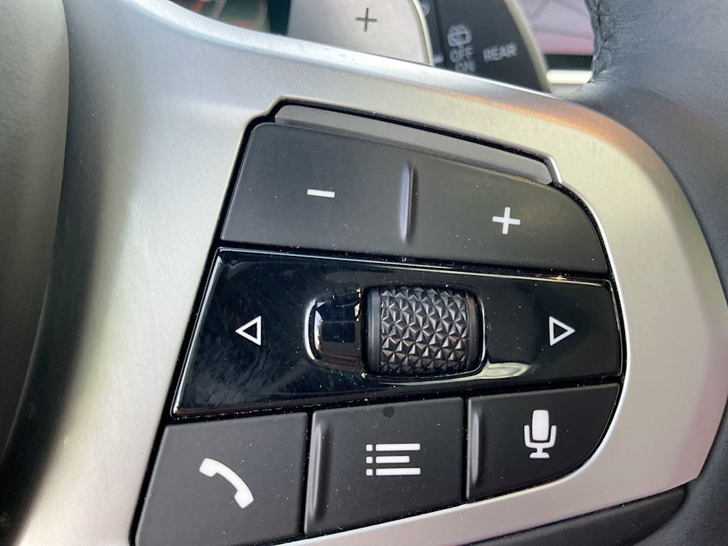 Thumbnail: 2021 BMW X7 - 33