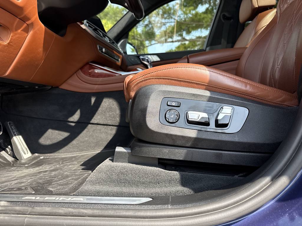 Thumbnail: 2022 BMW X7 - 27