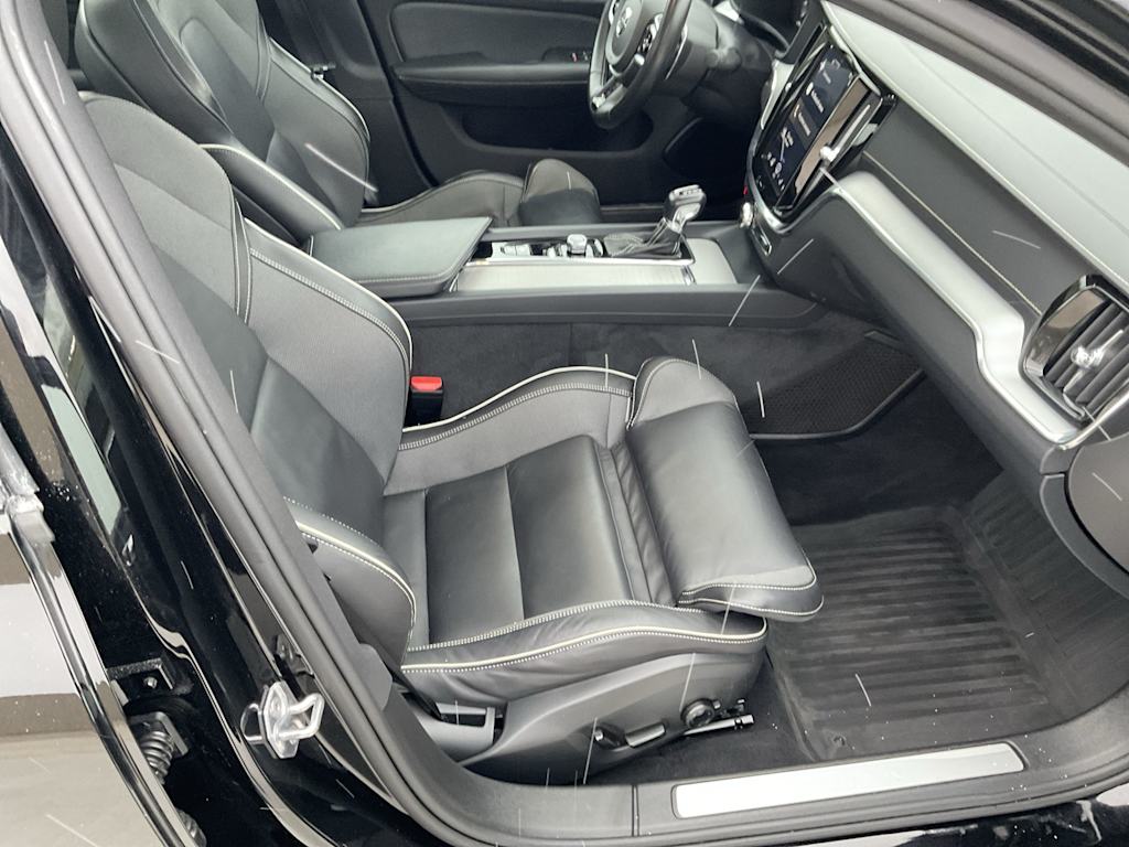 Thumbnail: 2020 Volvo S60 - 24