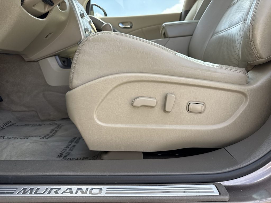 Thumbnail: 2011 Nissan Murano - 22
