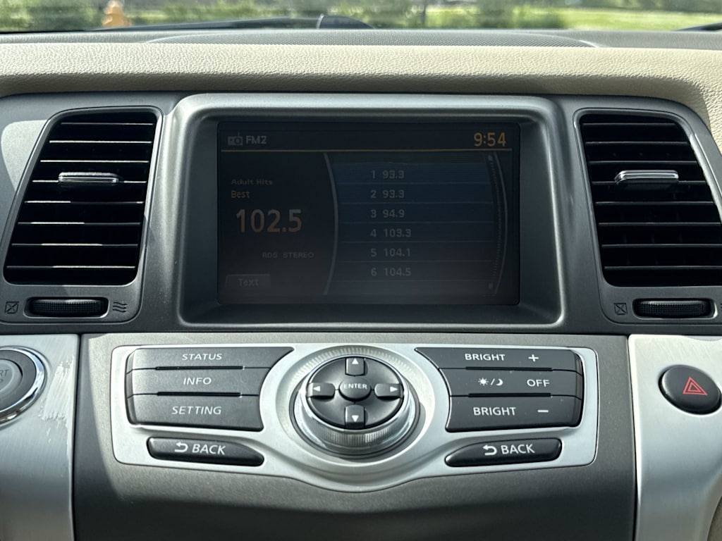 Thumbnail: 2011 Nissan Murano - 11