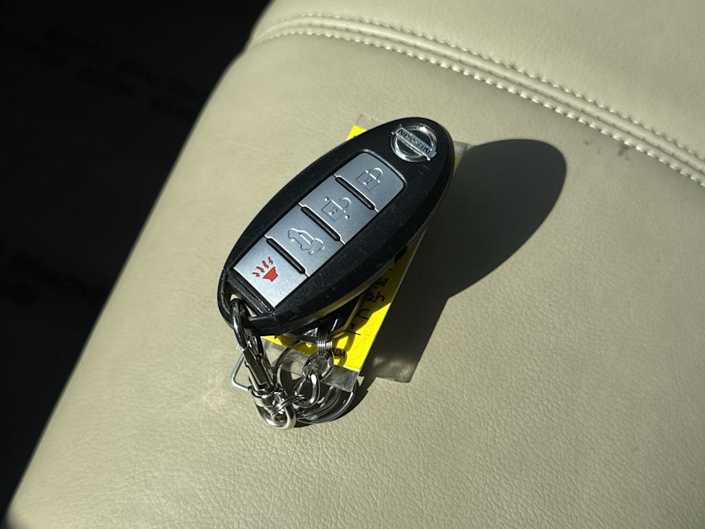 Thumbnail: 2011 Nissan Murano - 15