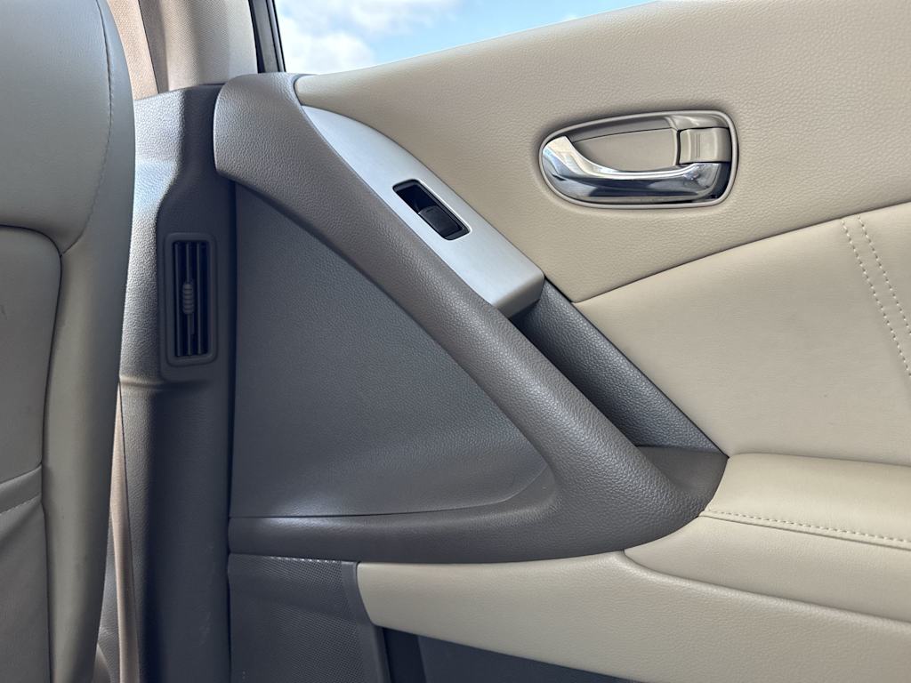 Thumbnail: 2011 Nissan Murano - 38